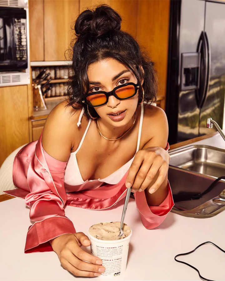 Vintage Vierkante Oranje Vrouwen Zonnebril Met Zwarte Montuur